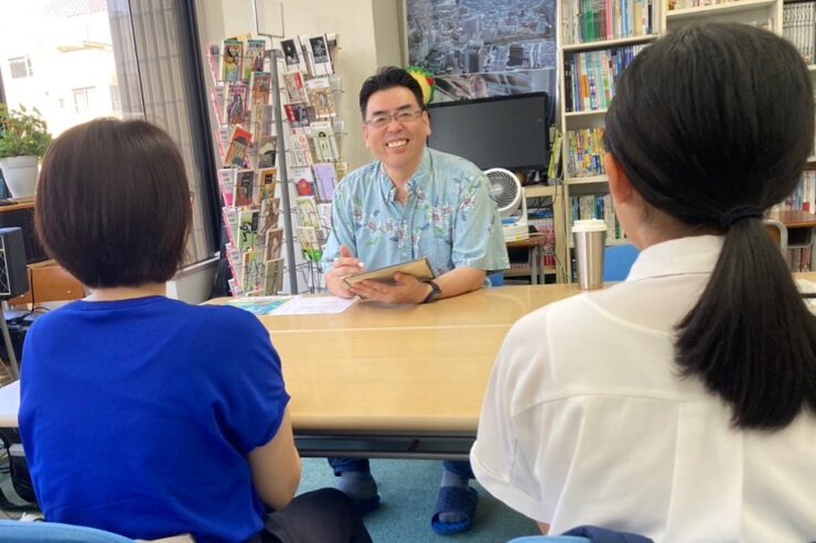 保護者と一緒に受ける個別相談の様子(岐阜開成学院・岐阜市)