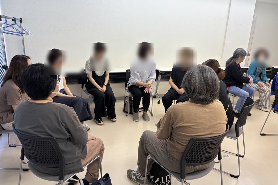 先輩保護者と語り合う座談会の様子